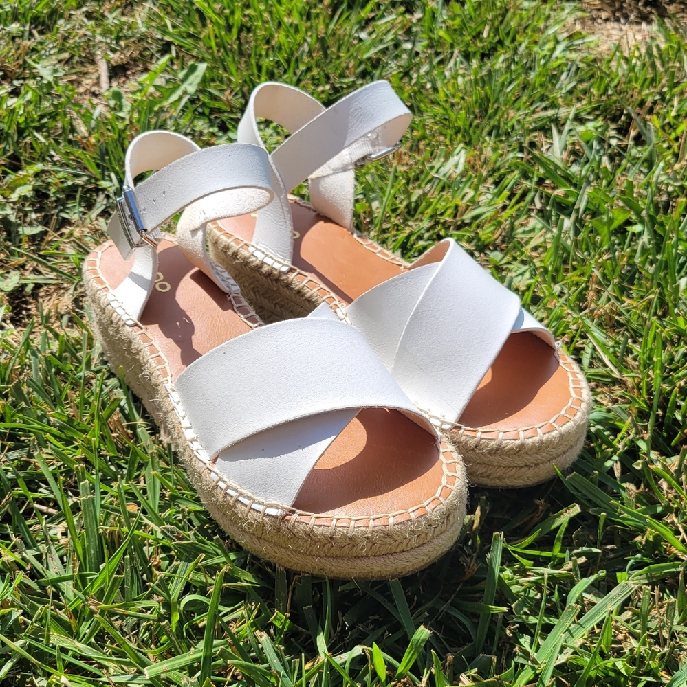 ALDO Women's Sandals Size 8 White Strappy Platform